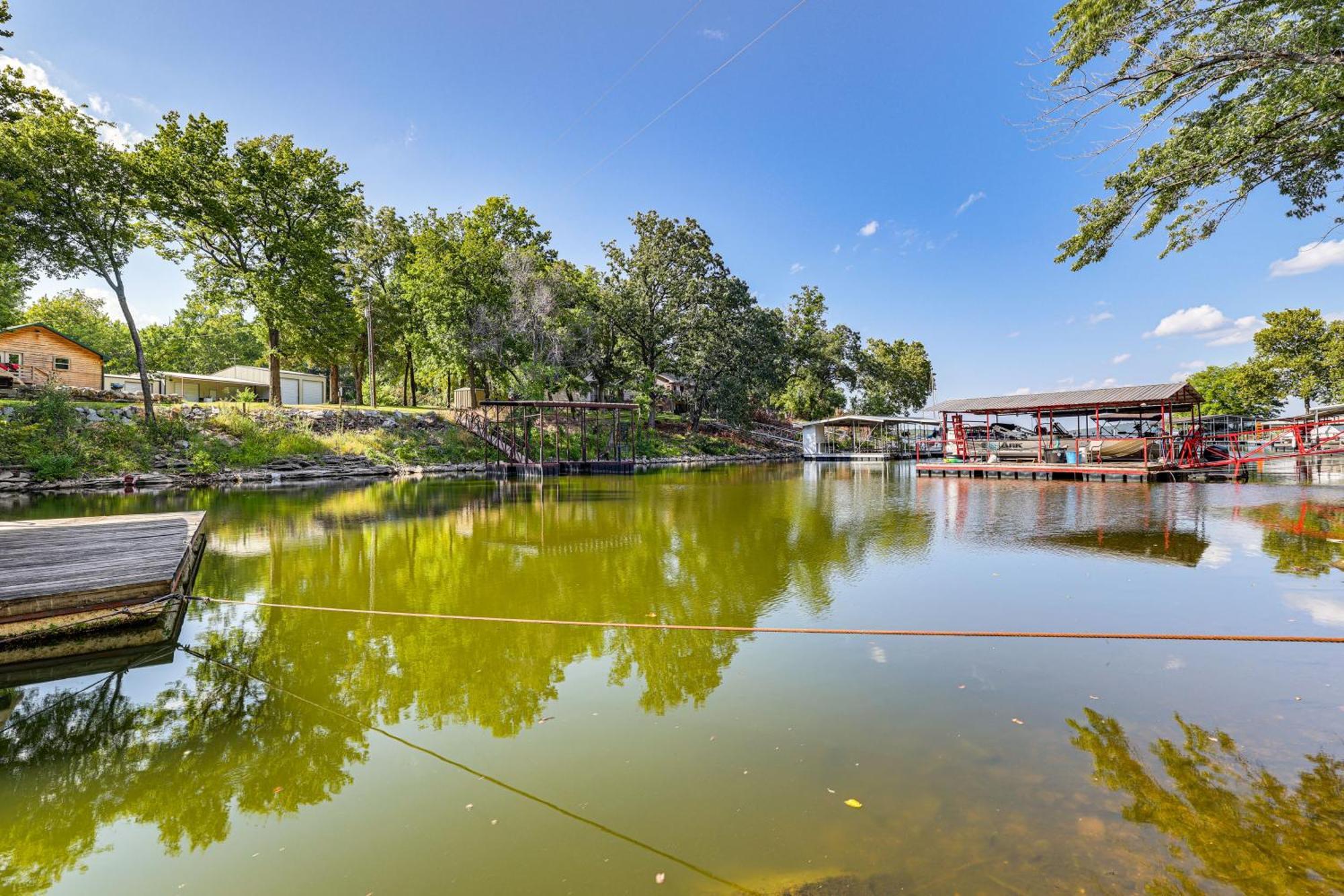 Grove Lakefront Cabin With Water And Dock Access! Exterior foto